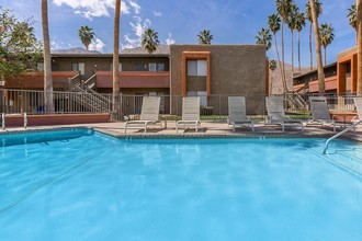 La Ventana Apartments in Palm Springs, CA - Building Photo - Building Photo