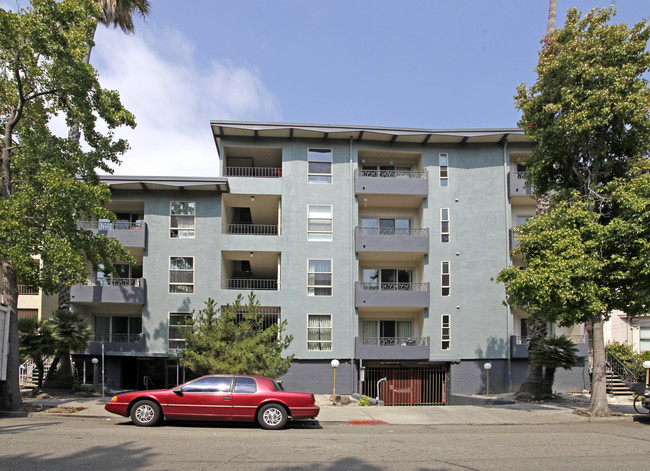 Fontana Lee East Apartments