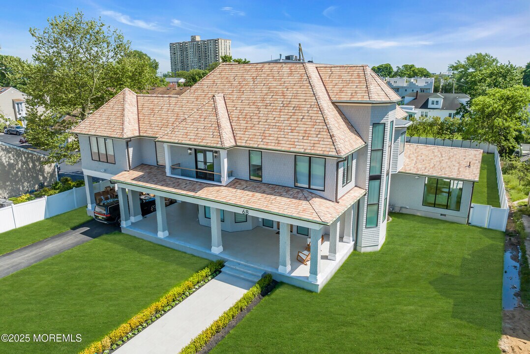 68 Cedar Ave in Long Branch, NJ - Building Photo