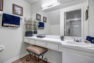 Carlton Arms Of Winter Haven in Winter Haven, FL - Building Photo - Building Photo