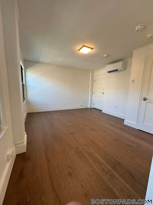 1200 Massachusetts Ave, Unit 316 in Cambridge, MA - Foto de edificio - Building Photo