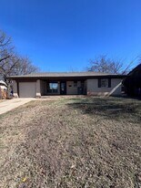 2423 Kiowa Way in Norman, OK - Building Photo