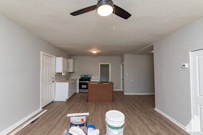 1022 W Fry St, Unit CH1 in Chicago, IL - Building Photo - Building Photo