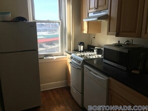 1197 Commonwealth Ave in Boston, MA - Building Photo - Building Photo