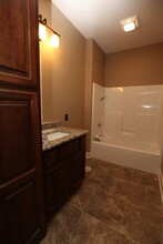 11647 Ridgeway Ct in St. Joseph, MO - Building Photo - Building Photo