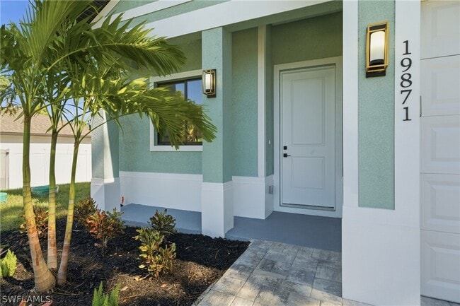 19871 Adams Rd in Ft. Myers, FL - Building Photo - Building Photo