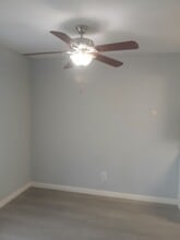 27325 Camp Plenty Rd in Santa Clarita, CA - Foto de edificio - Building Photo