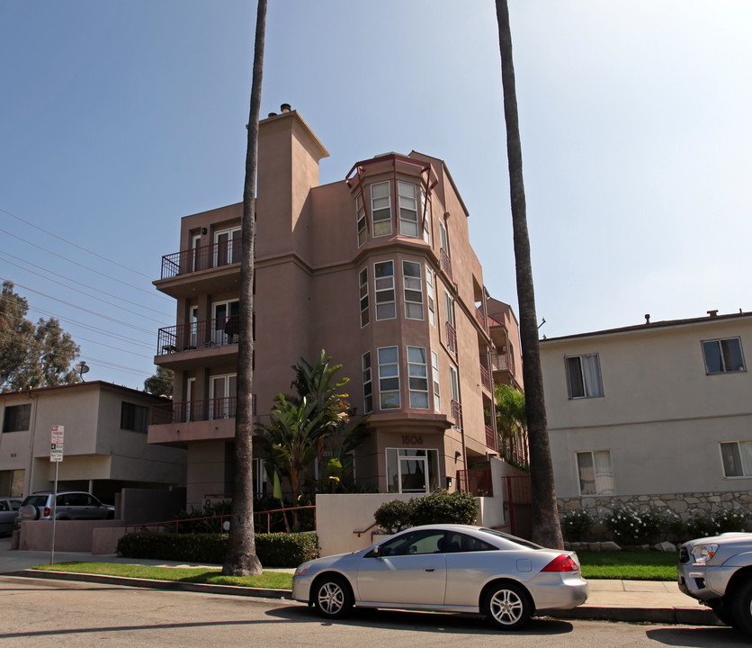 1506 Corinth Ave in Los Angeles, CA - Building Photo