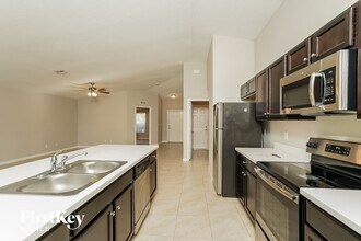 271 SW Ridgecrest Dr in Port St. Lucie, FL - Building Photo - Building Photo