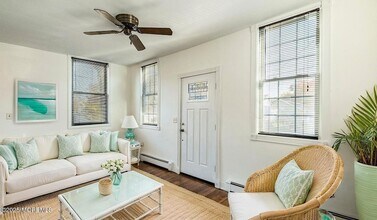 8 Central Avenue in Port Monmouth, NJ - Foto de edificio - Building Photo