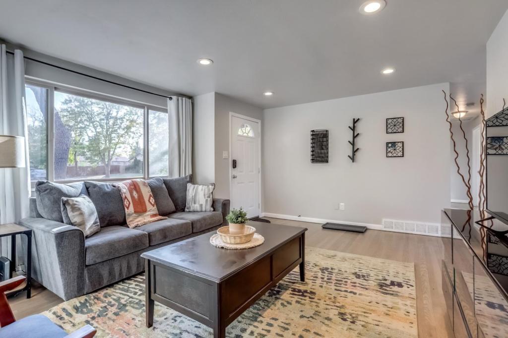 12403 E Nevada Ave in Aurora, CO - Foto de edificio