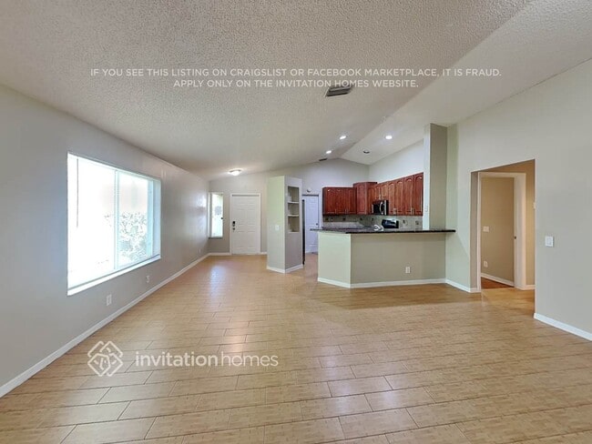 1532 Salerno Cir in Weston, FL - Foto de edificio - Building Photo