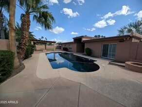 6540 E Camino Santo in Scottsdale, AZ - Foto de edificio - Building Photo