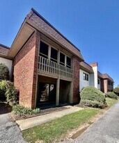 427 6th Ave W in Hendersonville, NC - Building Photo