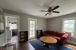 1641 Fairchild Ave in Manhattan, KS - Building Photo