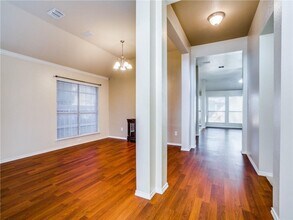 5313 Hibbs Dr in Fort Worth, TX - Foto de edificio - Building Photo