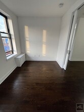 STEINWAY STREET, Unit 4F in Queens, NY - Foto de edificio - Building Photo