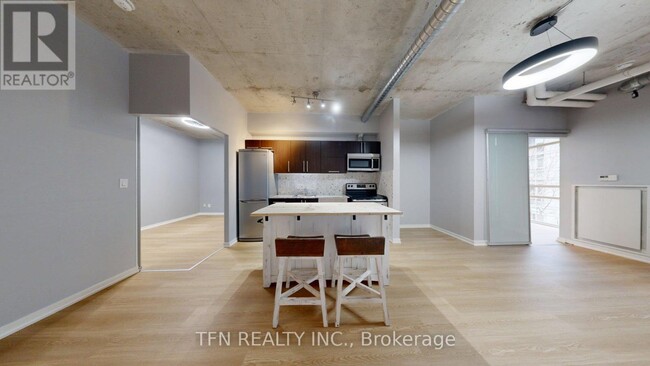 170-170 Sudbury St in Toronto, ON - Building Photo - Building Photo