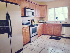 14075 SW 45th Terrace in Miami, FL - Building Photo - Building Photo