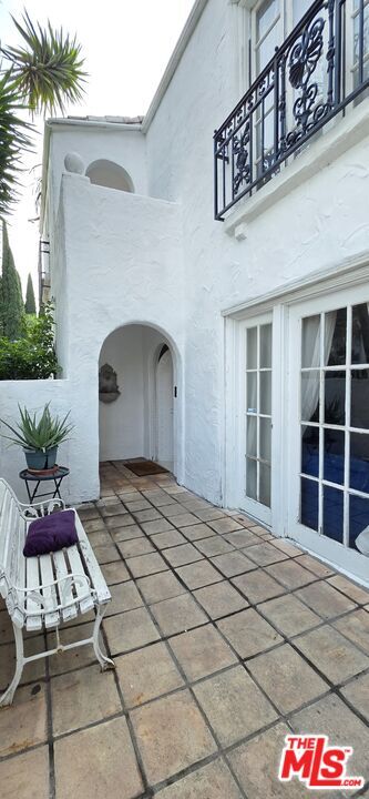 property at 137 Rexford Dr