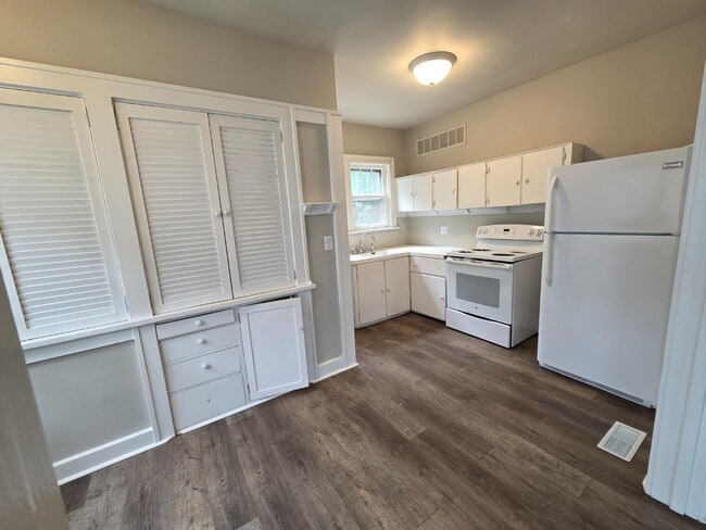 property at 204 S Main St