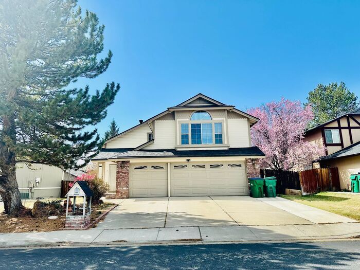 2005 Woodtrail Dr in Sparks, NV - Building Photo