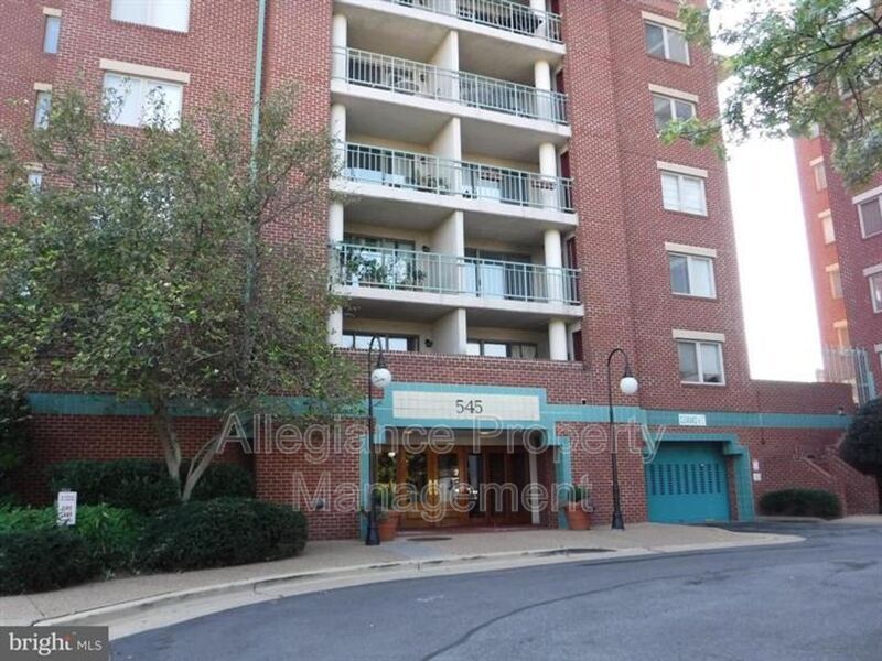 545 E Braddock Rd in Alexandria, VA - Building Photo