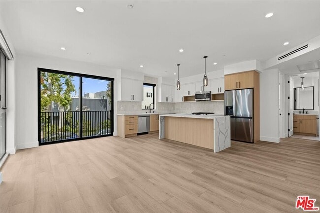 4825 Satsuma Ave in Los Angeles, CA - Building Photo - Building Photo