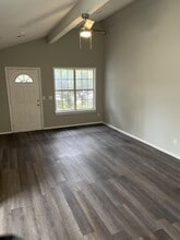 10802 E 14th Ct in Tulsa, OK - Foto de edificio - Building Photo