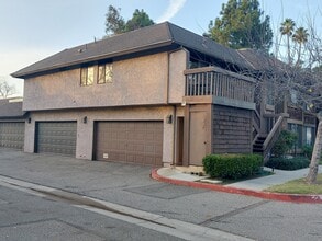 927 S Downey Pl, Unit 2-Bedroom Flat in Anaheim, CA - Building Photo - Building Photo