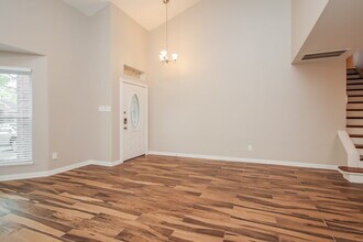 15622 Thornbrook Dr in Houston, TX - Building Photo - Building Photo