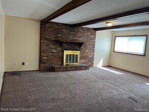 11267 Jackson Ave in Warren, MI - Building Photo - Building Photo