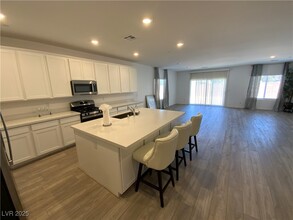 3706 Etendre Ct in Las Vegas, NV - Foto de edificio - Building Photo