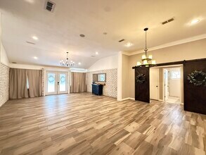 135 Country Club Rd in Brownsville, TX - Building Photo - Building Photo