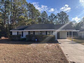 1114 Kelly Dr in Hinesville, GA - Building Photo