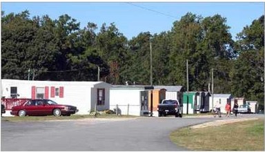 Smithfield Mobile Home Park in Smithfield, VA - Building Photo - Building Photo