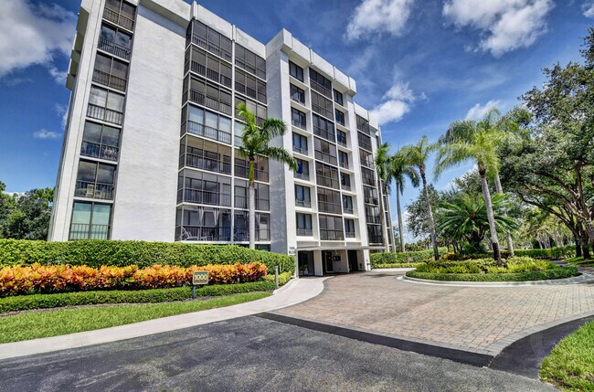property at 7847 Lakeside Blvd