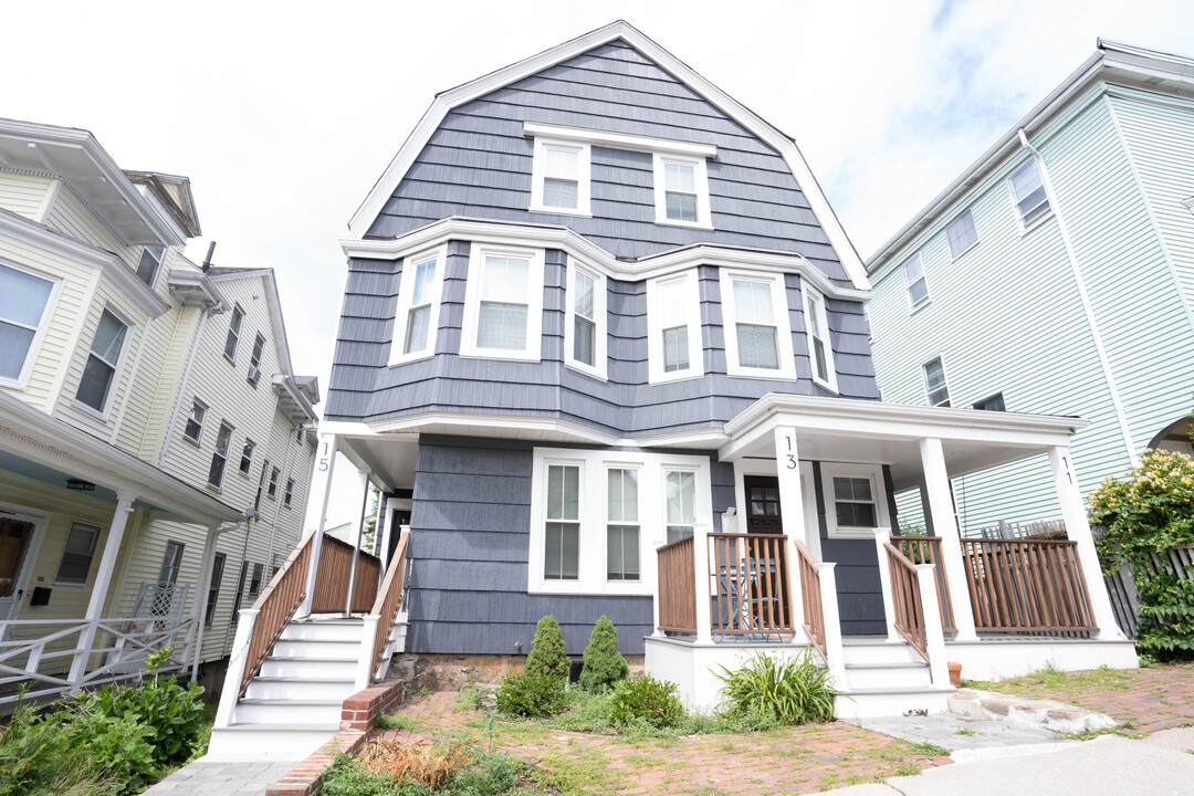 13 Pomeroy St, Unit 1 in Boston, MA - Foto de edificio