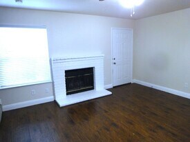 9149 Newhall Dr in Sacramento, CA - Building Photo