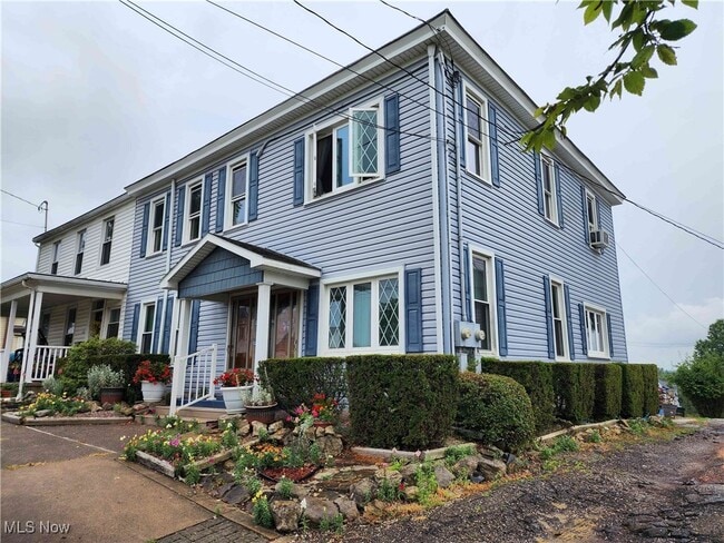 property at 132 S Marietta St