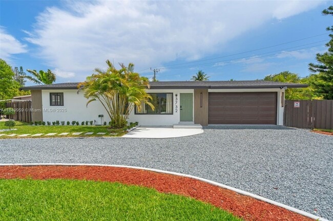 3732 SW 16th St in Fort Lauderdale, FL - Building Photo - Building Photo