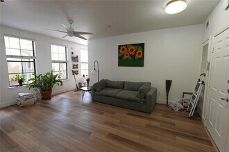 911 N Orange Ave in Orlando, FL - Foto de edificio - Building Photo