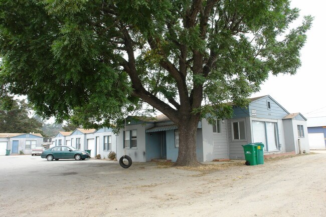 845 El Camino Real N in Salinas, CA - Building Photo - Building Photo