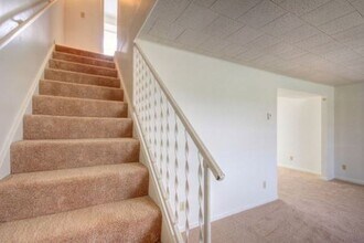 1010 Crescent Dr in Champaign, IL - Building Photo - Building Photo