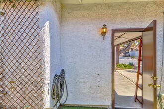 4413 Live Oak Dr in Las Vegas, NV - Building Photo - Building Photo