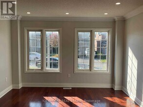 29 Nobbs Dr in Ajax, ON - Building Photo - Building Photo