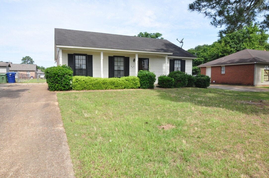 824 N Pass Rd in Montgomery, AL - Building Photo