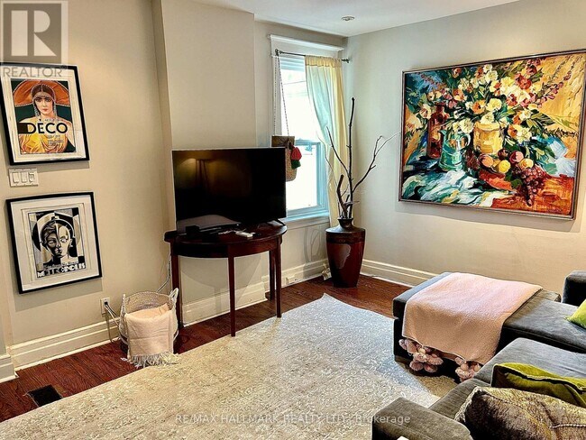 18 Pape Ave in Toronto, ON - Building Photo - Building Photo