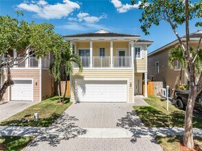 383 NE 34th Terrace in Homestead, FL - Building Photo - Building Photo