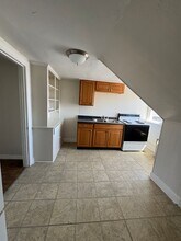 (105) 664-666 Oak Hill Ave in Hagerstown, MD - Building Photo - Interior Photo